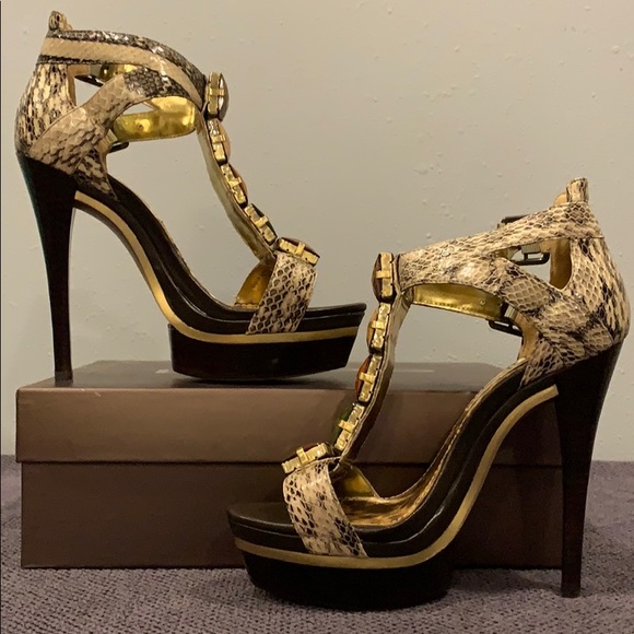 BeBe Shoes - Picture 4 of 7